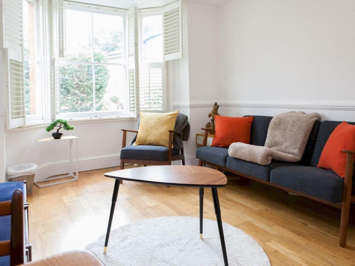 Pass The Keys Garden Apartment In Stockwell Лондон Екстериор снимка