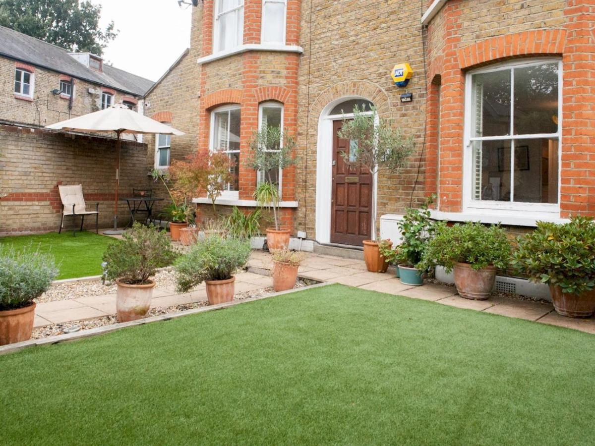 Pass The Keys Garden Apartment In Stockwell Лондон Екстериор снимка