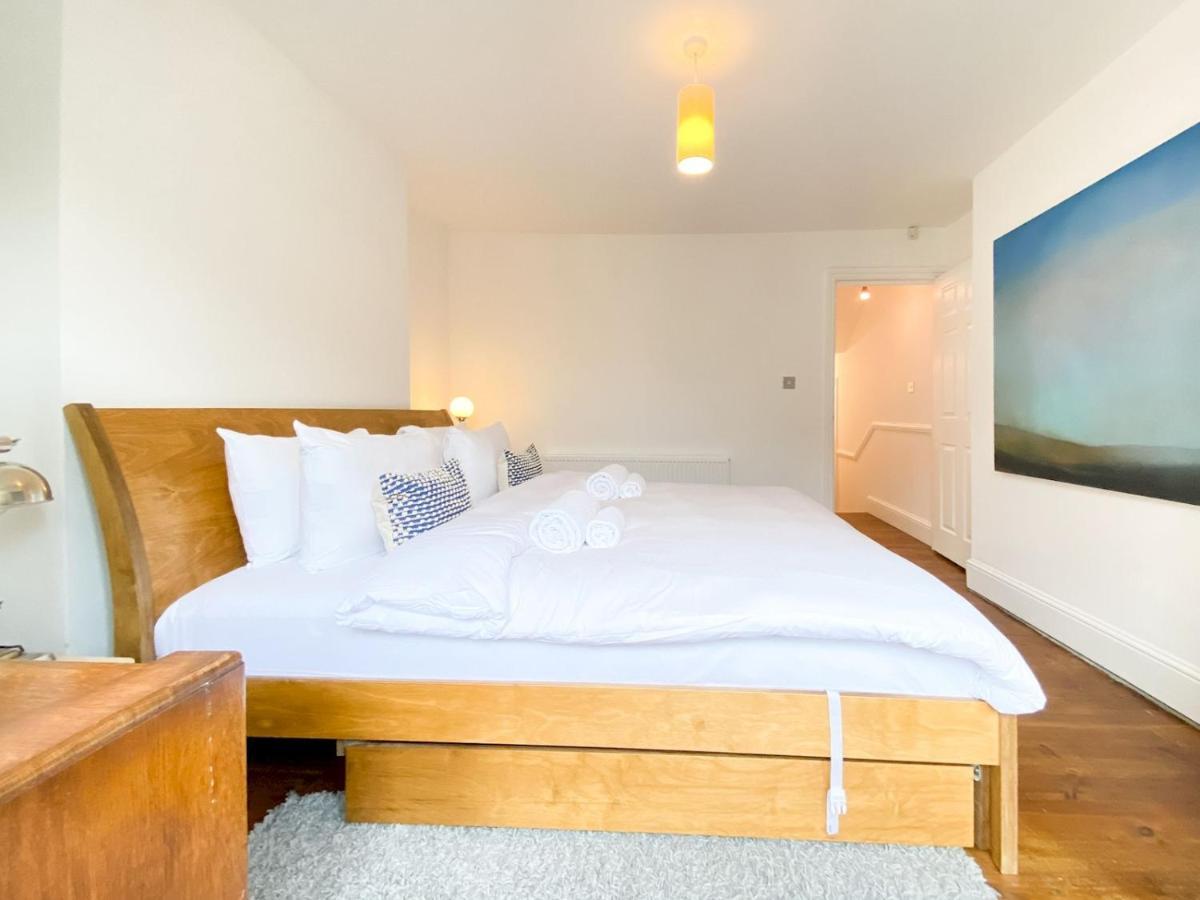 Pass The Keys Garden Apartment In Stockwell Лондон Екстериор снимка