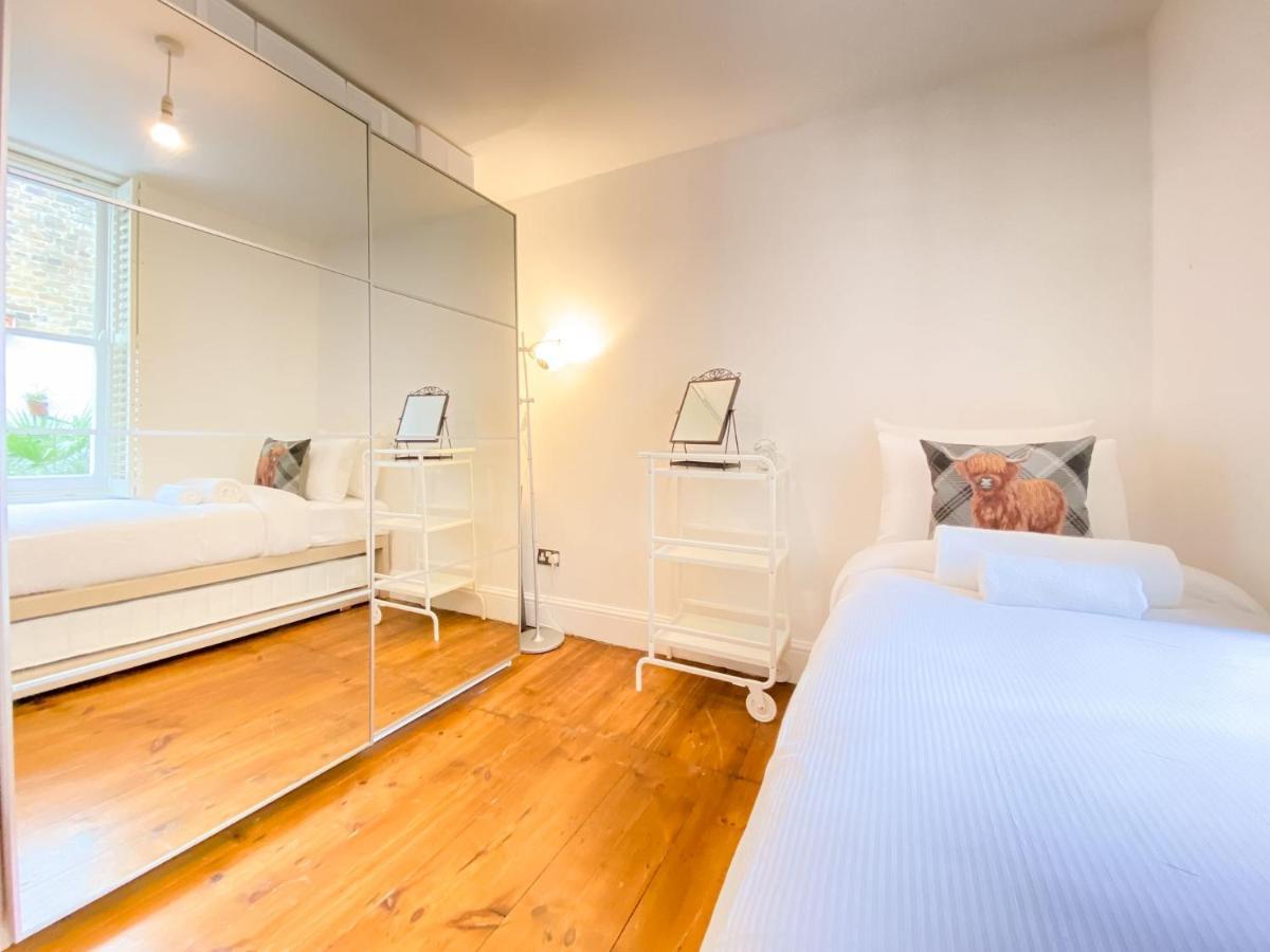 Pass The Keys Garden Apartment In Stockwell Лондон Екстериор снимка