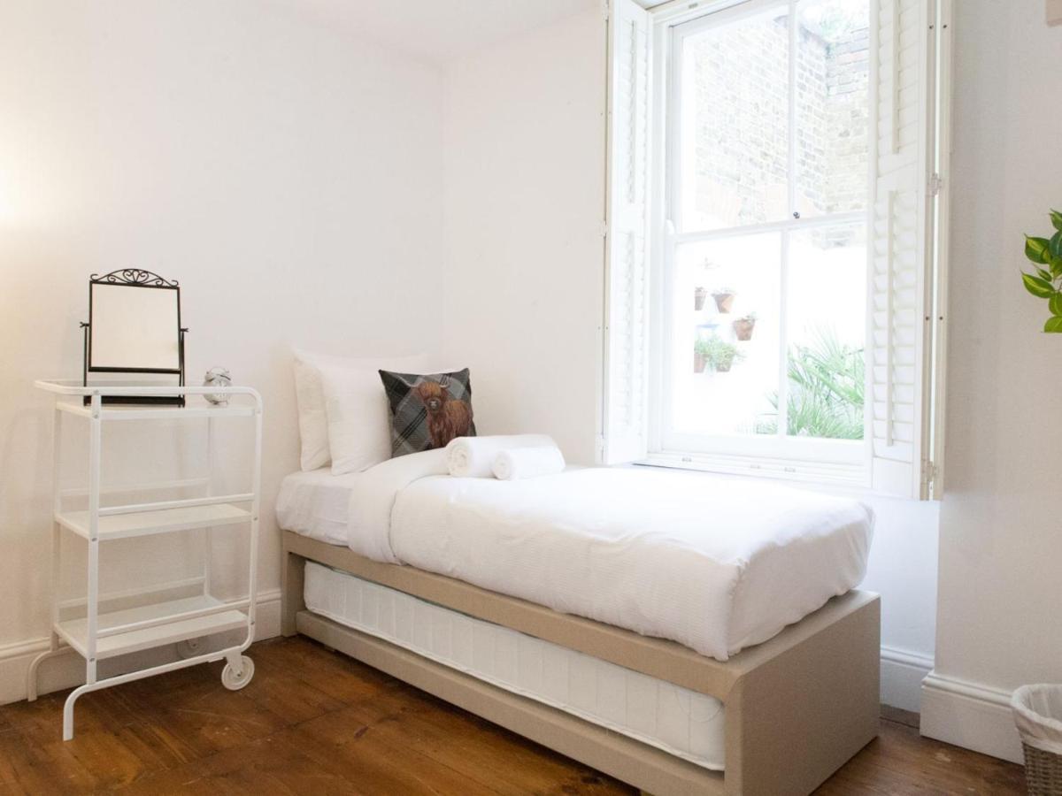 Pass The Keys Garden Apartment In Stockwell Лондон Екстериор снимка