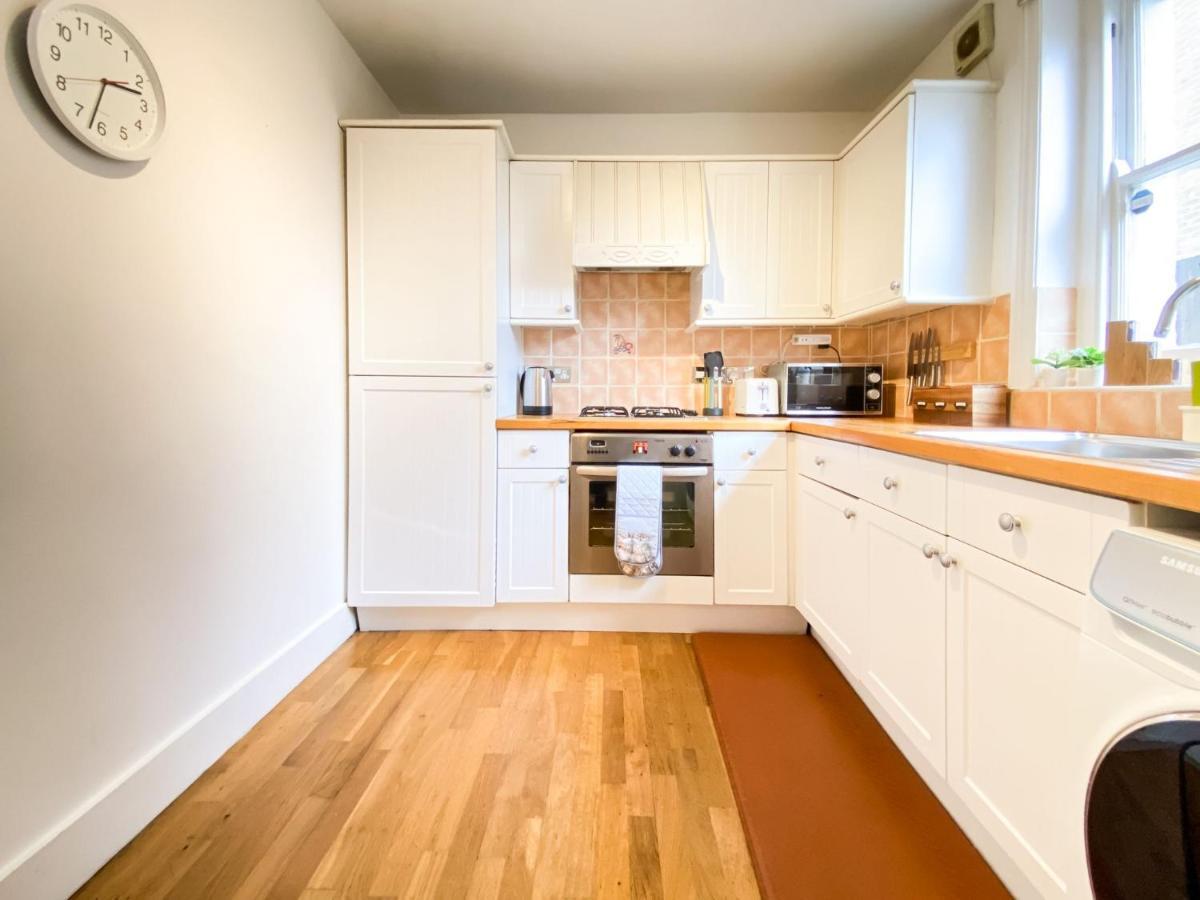 Pass The Keys Garden Apartment In Stockwell Лондон Екстериор снимка