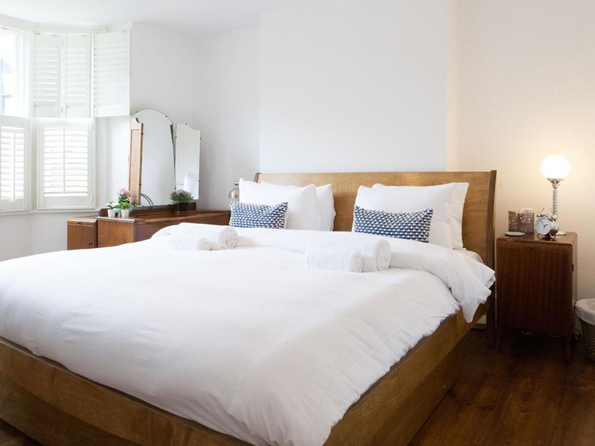 Pass The Keys Garden Apartment In Stockwell Лондон Екстериор снимка