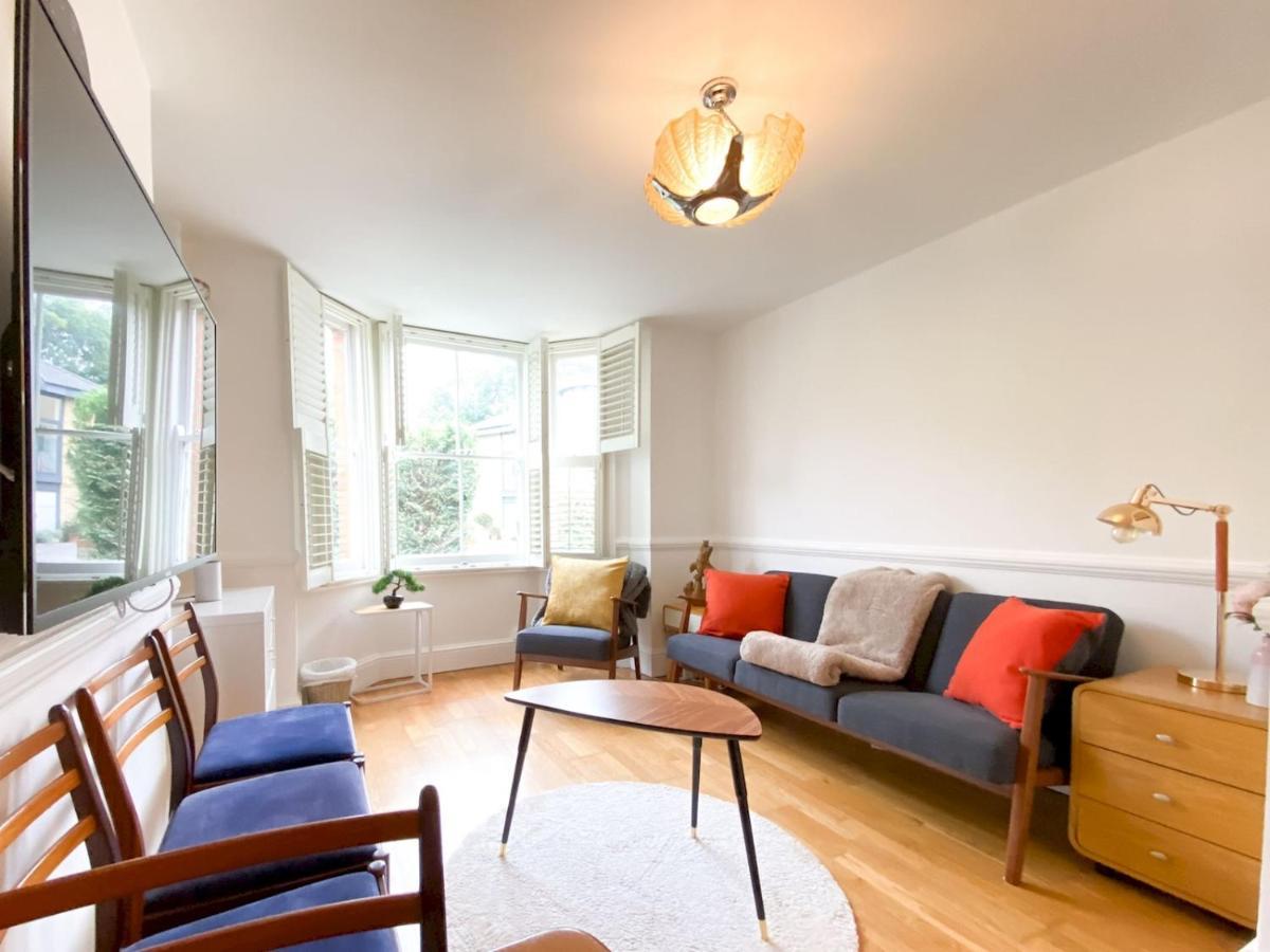 Pass The Keys Garden Apartment In Stockwell Лондон Екстериор снимка