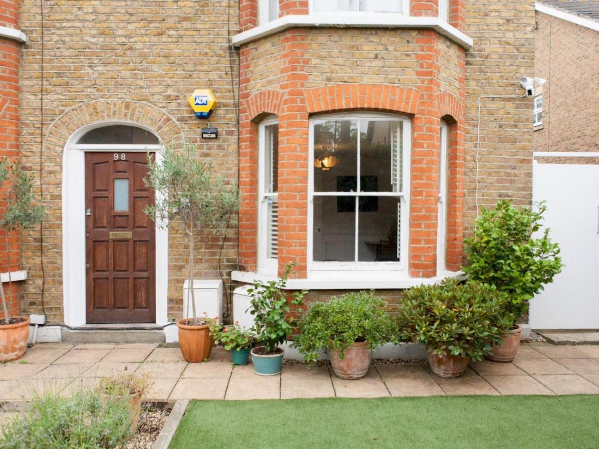 Pass The Keys Garden Apartment In Stockwell Лондон Екстериор снимка