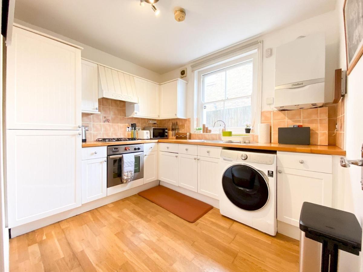 Pass The Keys Garden Apartment In Stockwell Лондон Екстериор снимка