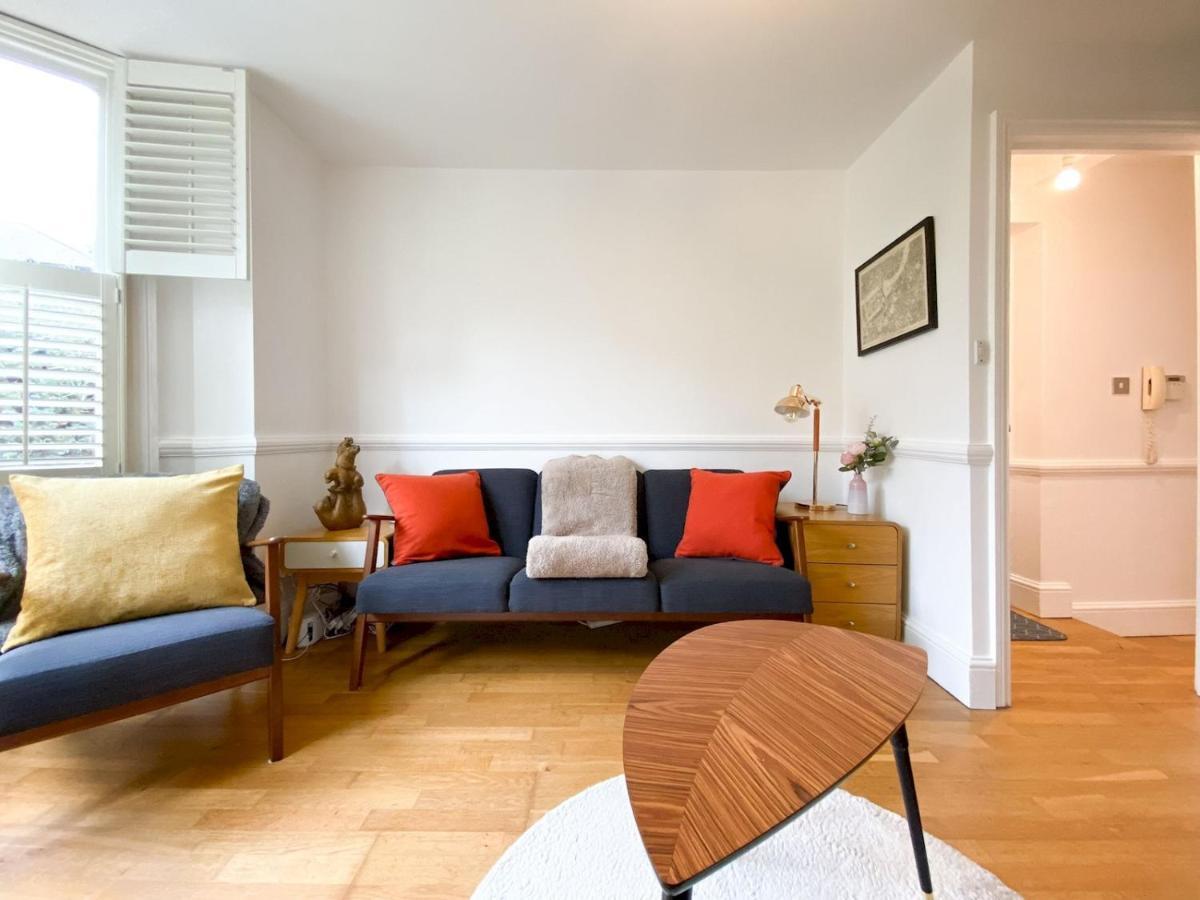 Pass The Keys Garden Apartment In Stockwell Лондон Екстериор снимка